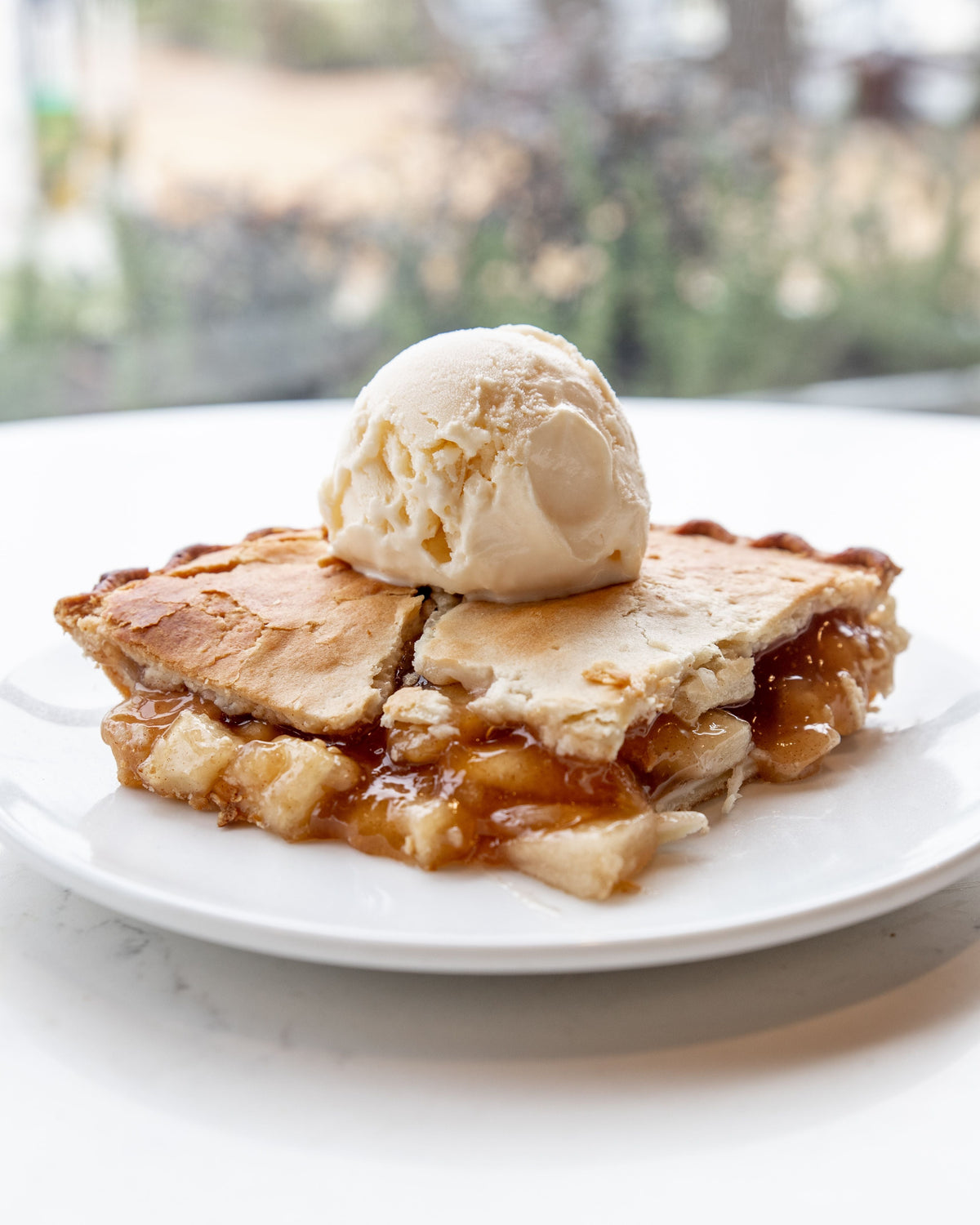 Muscat Caramel Apple Pie with Muscat Ice Cream